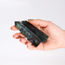 Load image into Gallery viewer, Labradorite carved point 100x28cm