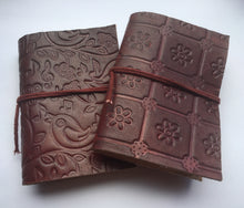 Load image into Gallery viewer, Small leather notebook 10cm