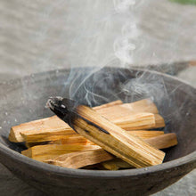 Load image into Gallery viewer, Palo Santo - Green tree 25g (3-5 sticks)
