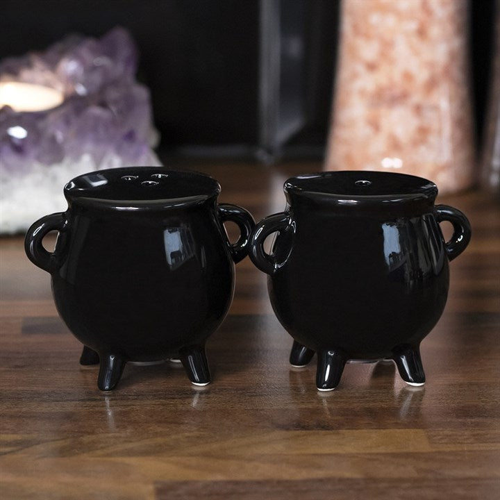 Cauldron salt & pepper pots