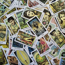 Load image into Gallery viewer, Tarot deck - Cosmic Tarot - Norbert Losche
