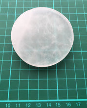 Load image into Gallery viewer, Selenite charging plate 7cm
